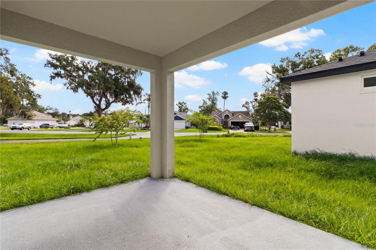 947 Belle Oak Drive, Leesburg, FL 34748 Photo