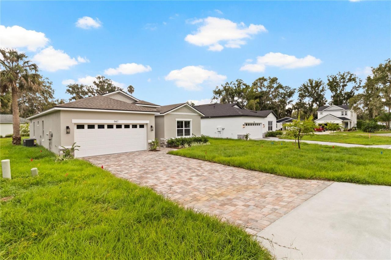 947 Belle Oak Drive, Leesburg, FL 34748 Photo