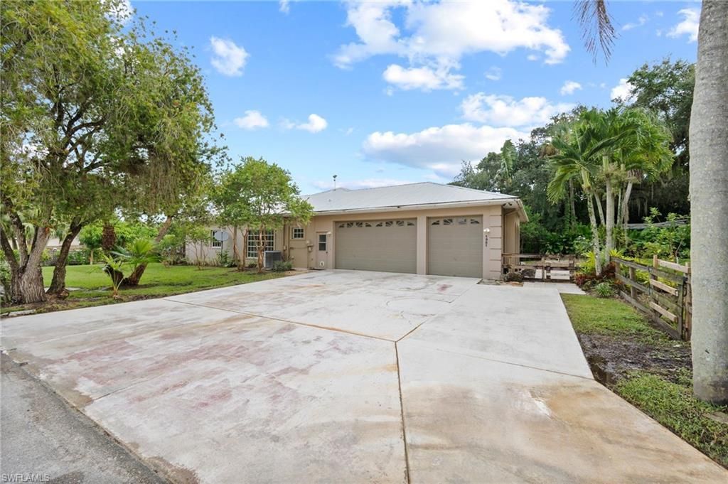 1981 Carbonata Dr, Alva, FL 33920 Photo