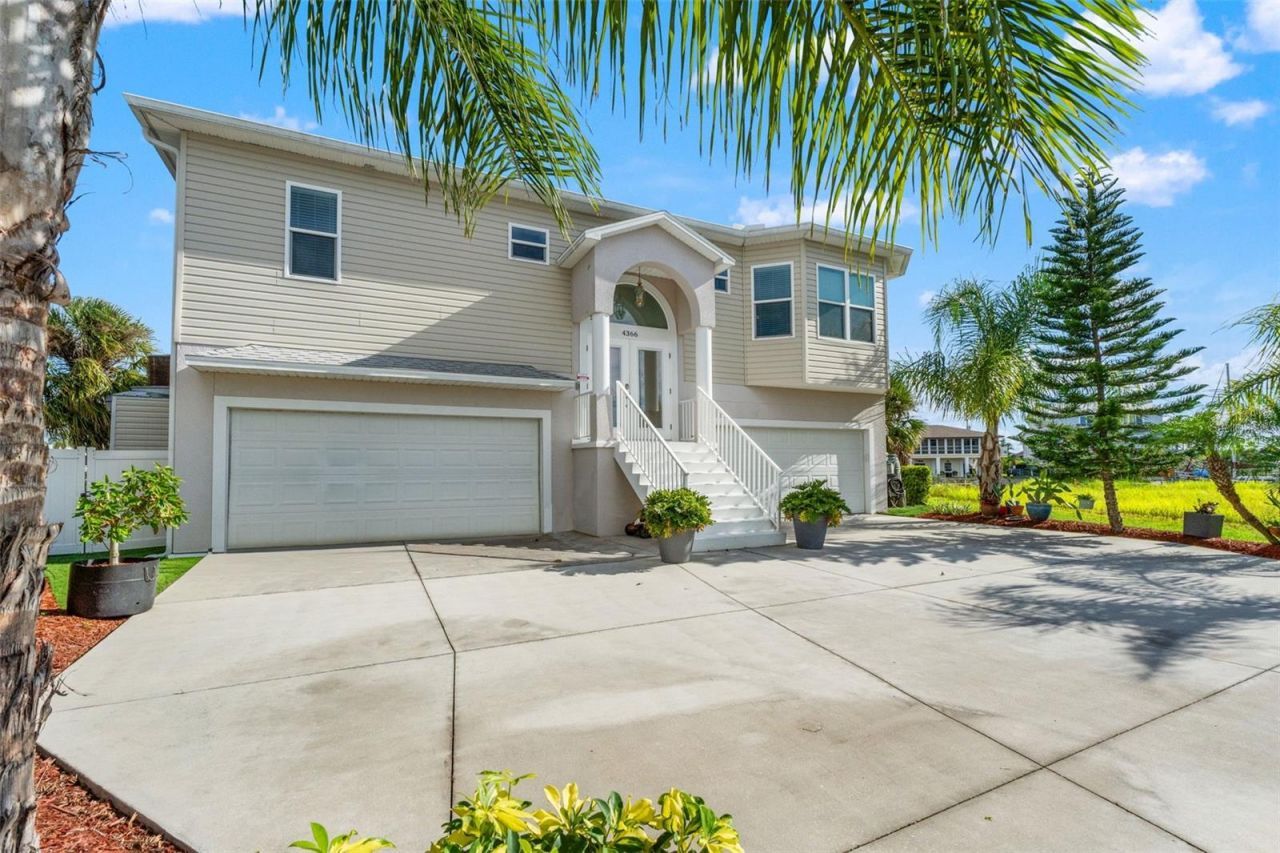 4366 6th Isle Drive, Hernando Beach, FL 34607 Photo