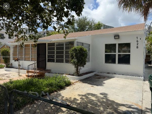 1628 NW 15th St, Miami, FL 33125