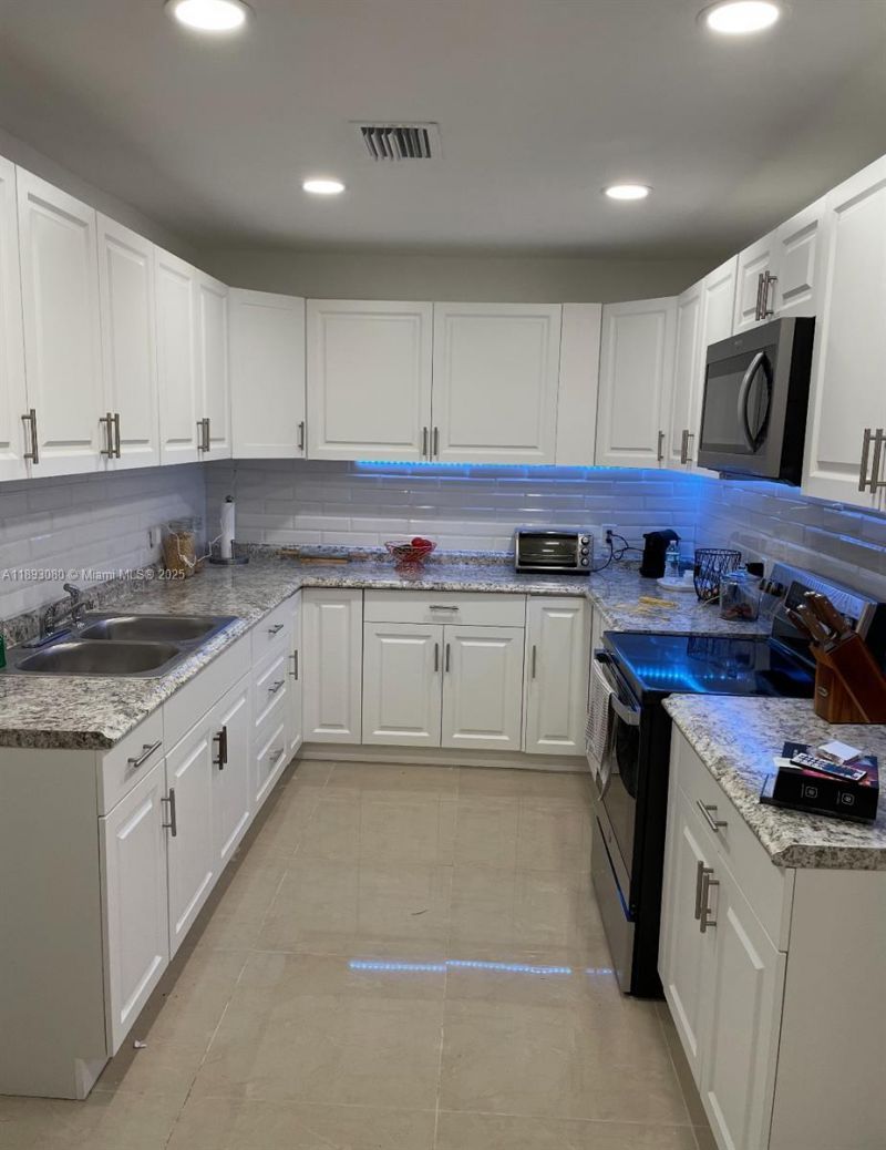 1628 NW 15th St, Miami, FL 33125 Photo