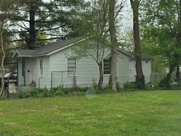 302 S 3rd Street, Elsberry, MO 63343