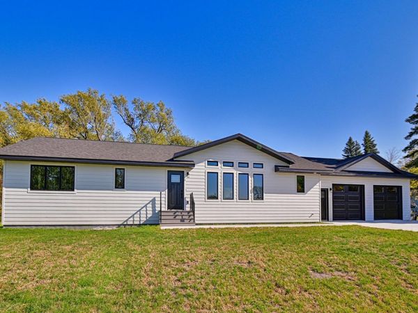 101 Bernie Avenue, Hatton, ND 58240