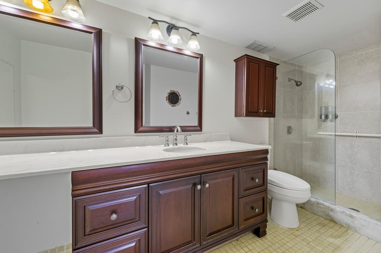 3075 Gardens East Drive, Unit 14, Palm Beach Gardens, FL 33410 Photo