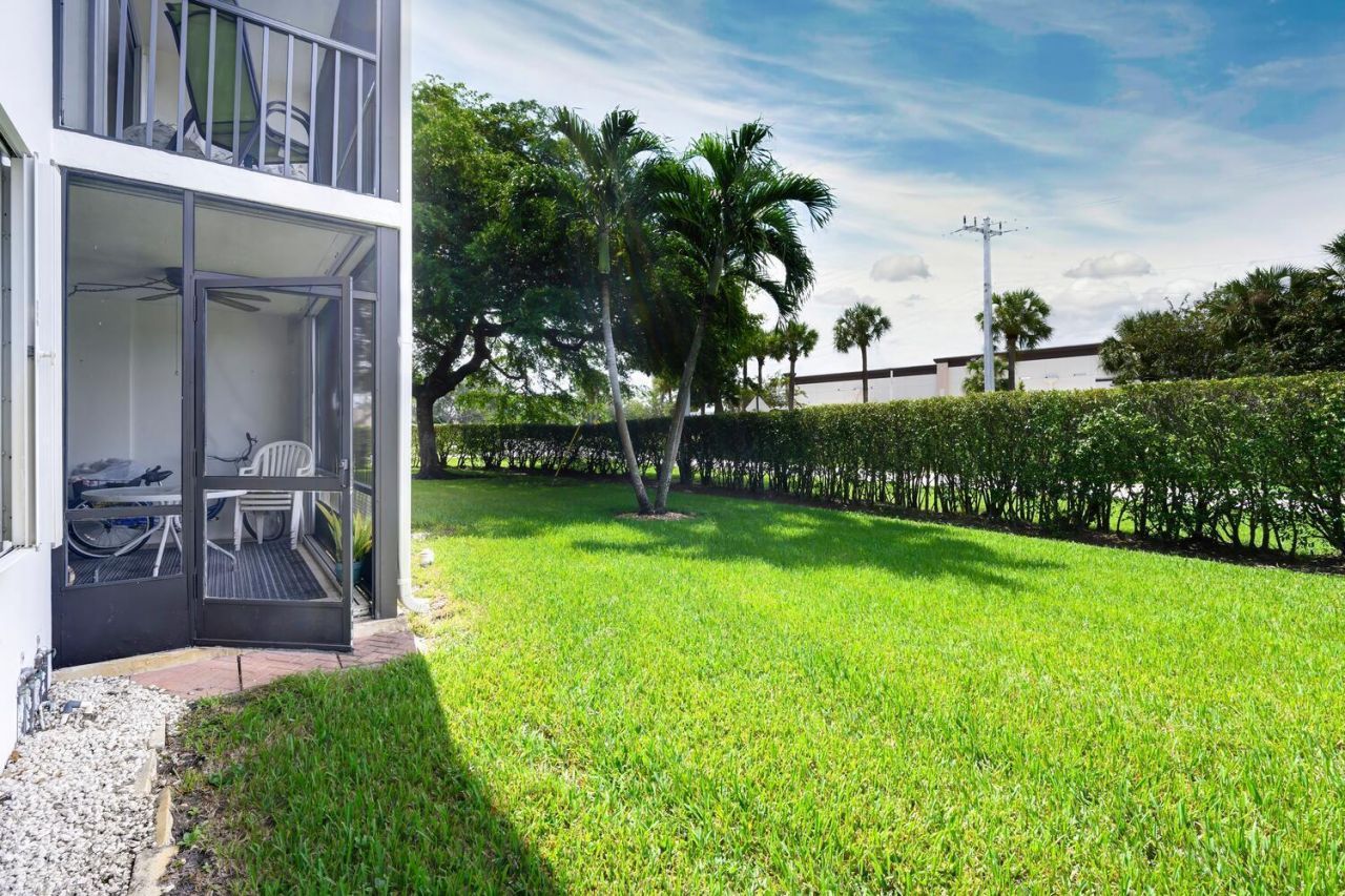 3075 Gardens East Drive, Unit 14, Palm Beach Gardens, FL 33410 Photo