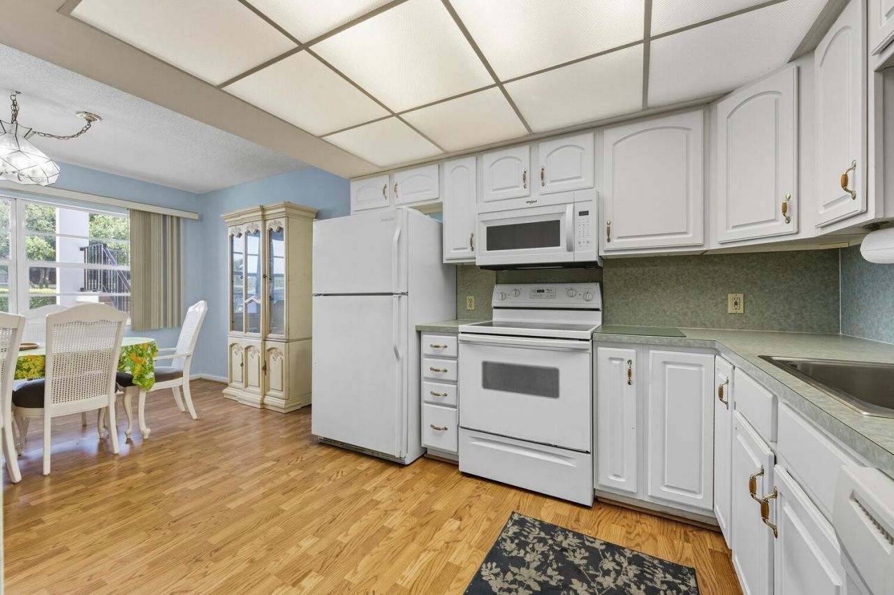 3075 Gardens East Drive, Unit 14, Palm Beach Gardens, FL 33410 Photo