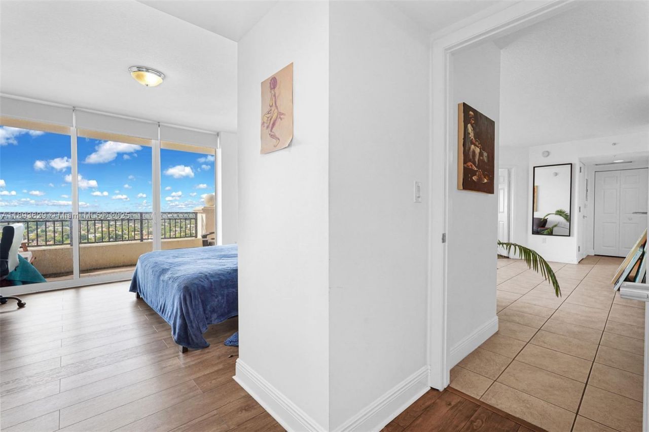 3232 SW 22nd Ter, Unit 1703, Miami, FL 33145 Photo