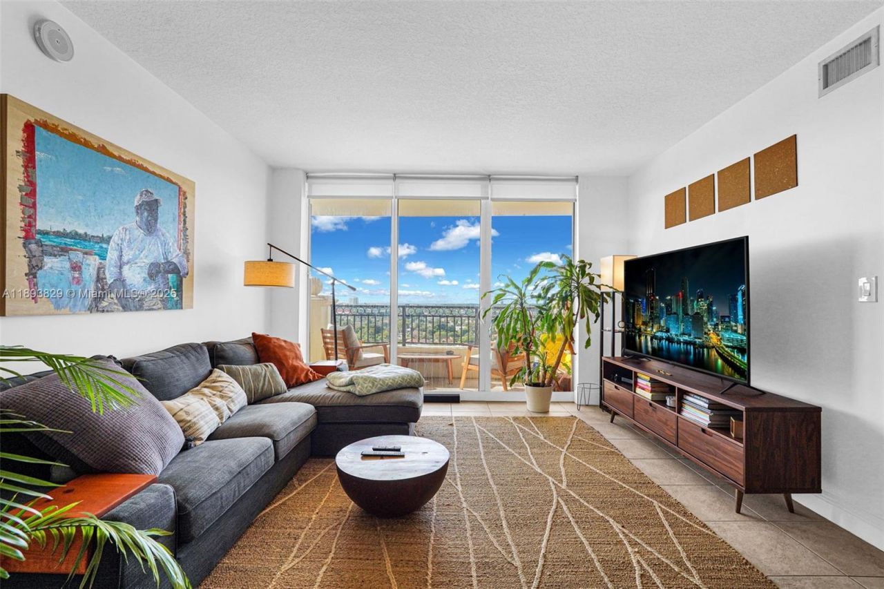 3232 SW 22nd Ter, Unit 1703, Miami, FL 33145 Photo