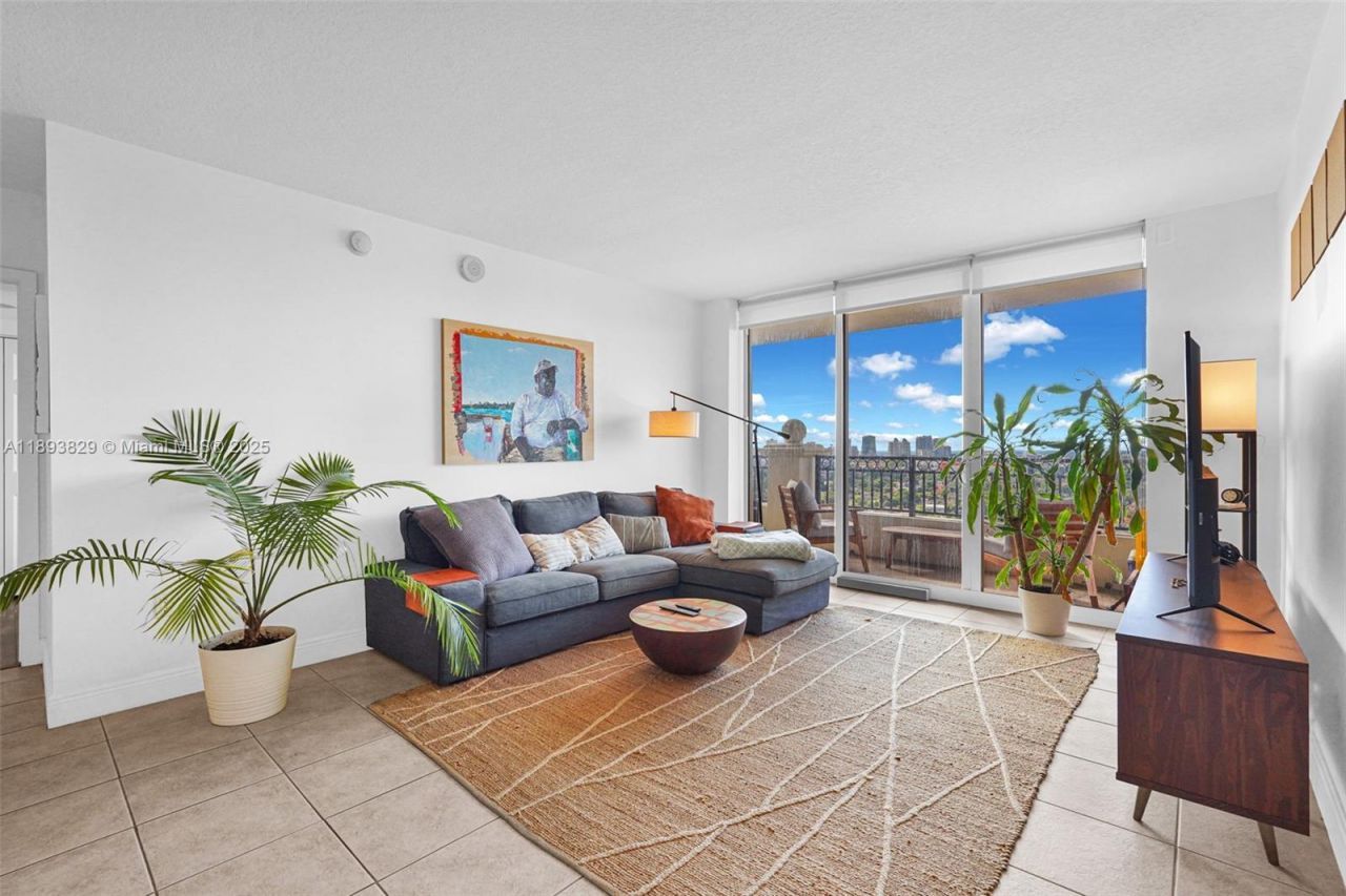 3232 SW 22nd Ter, Unit 1703, Miami, FL 33145 Photo