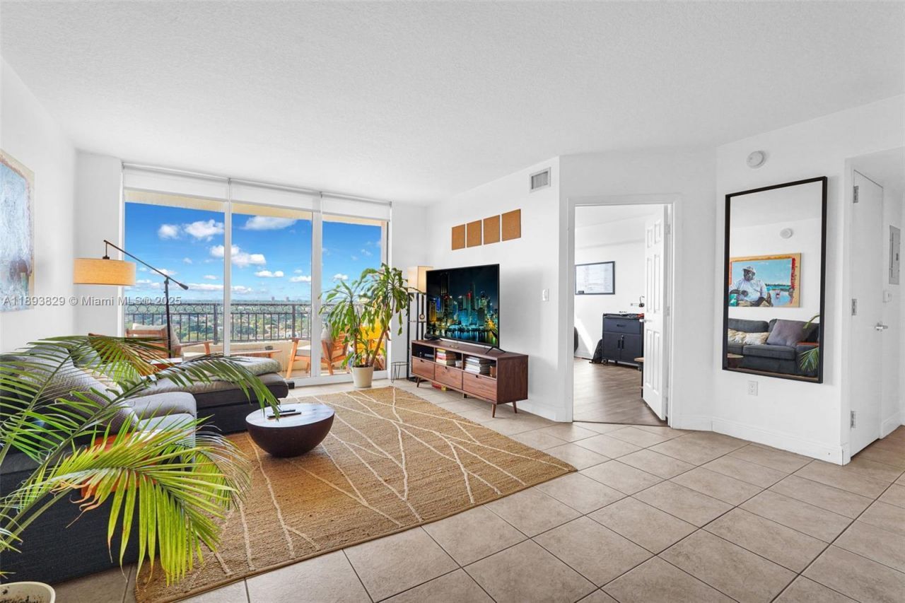 3232 SW 22nd Ter, Unit 1703, Miami, FL 33145 Photo