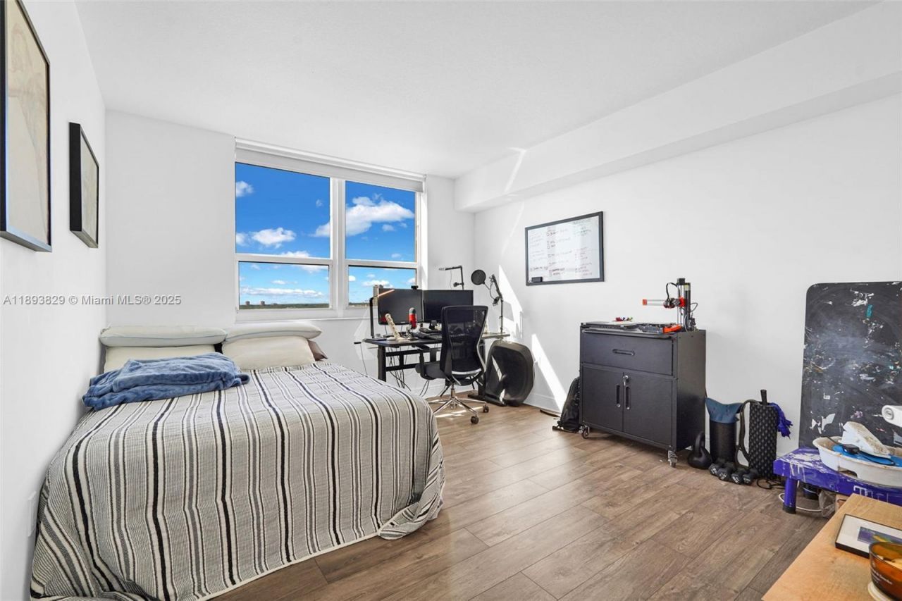 3232 SW 22nd Ter, Unit 1703, Miami, FL 33145 Photo