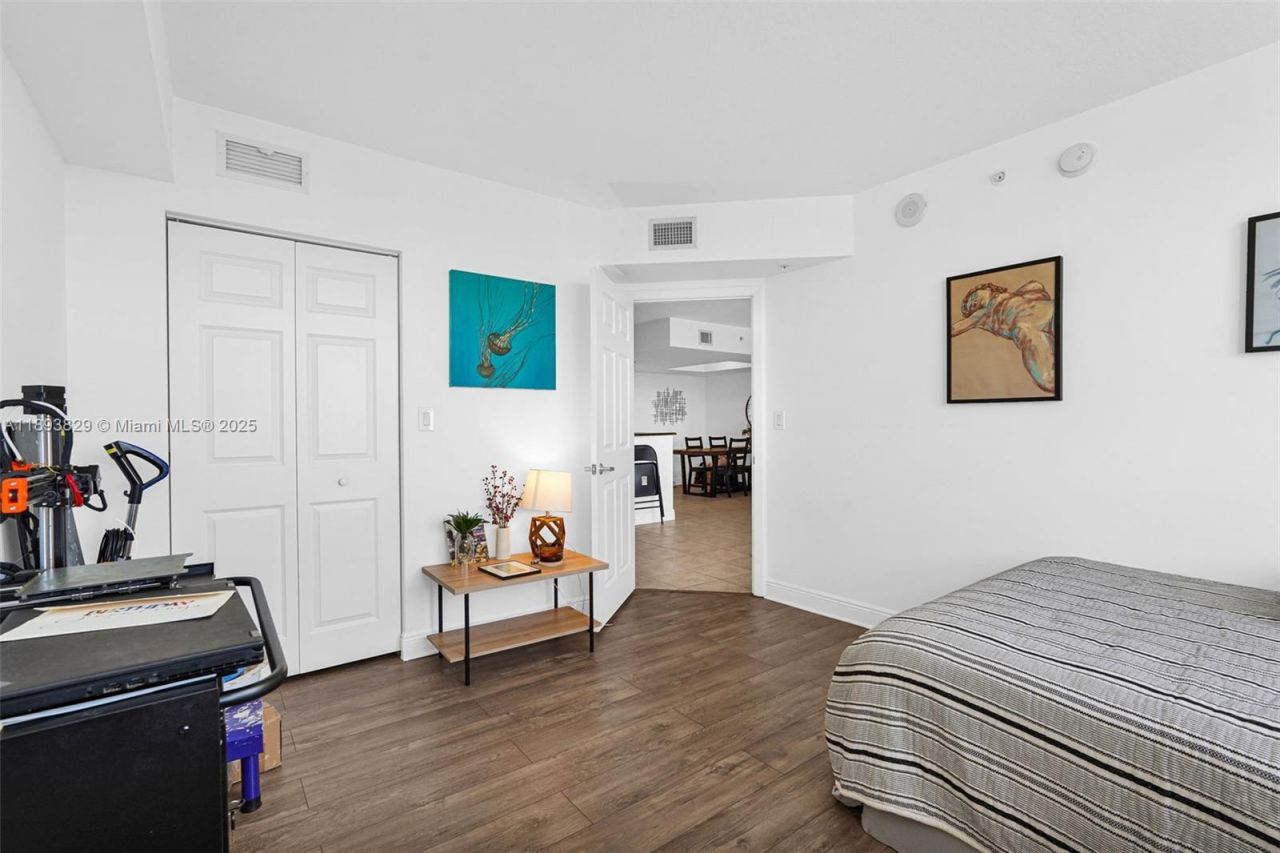 3232 SW 22nd Ter, Unit 1703, Miami, FL 33145 Photo