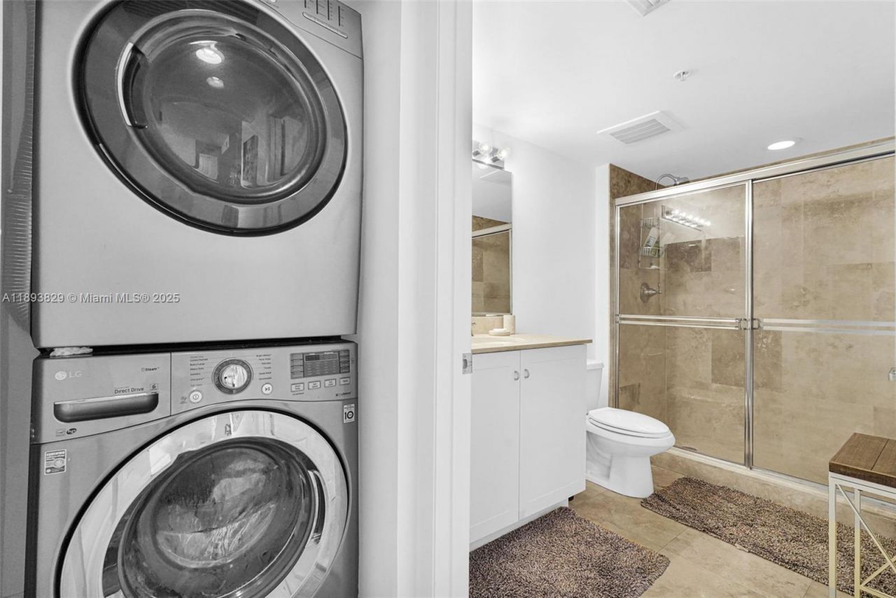 3232 SW 22nd Ter, Unit 1703, Miami, FL 33145 Photo