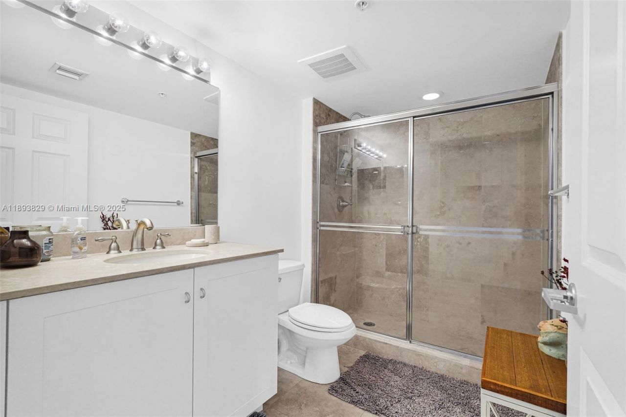 3232 SW 22nd Ter, Unit 1703, Miami, FL 33145 Photo