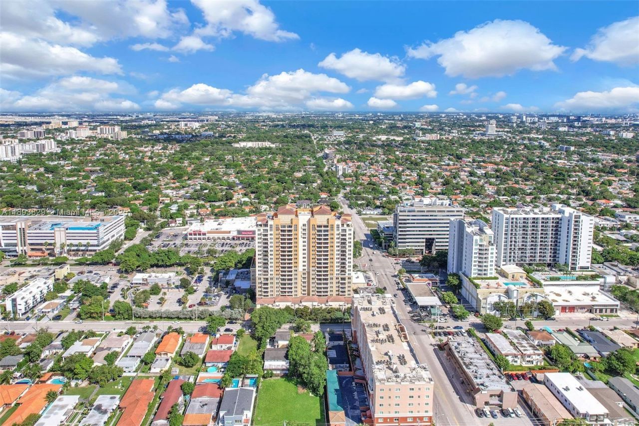 3232 SW 22nd Ter, Unit 1703, Miami, FL 33145 Photo