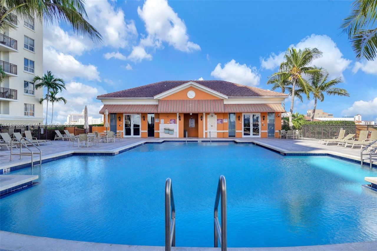 3232 SW 22nd Ter, Unit 1703, Miami, FL 33145 Photo