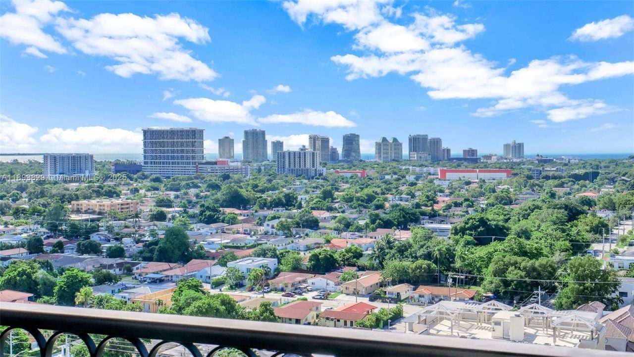 3232 SW 22nd Ter, Unit 1703, Miami, FL 33145 Photo