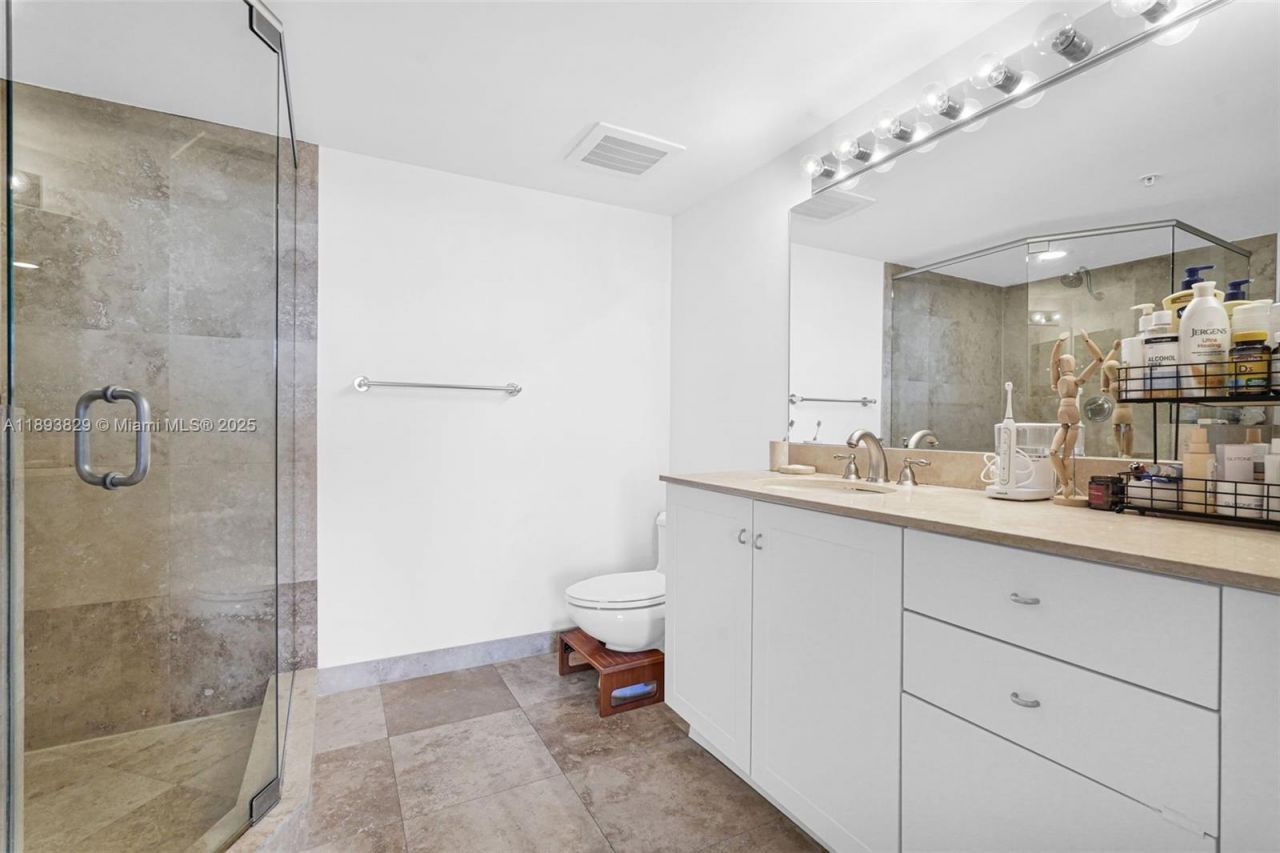 3232 SW 22nd Ter, Unit 1703, Miami, FL 33145 Photo