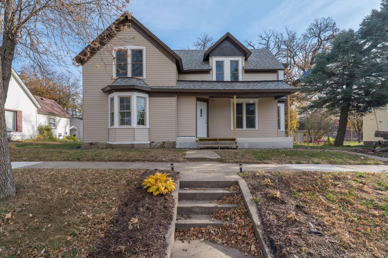 212 N Murphy Street, Lake Crystal, MN 56055 Main Photo