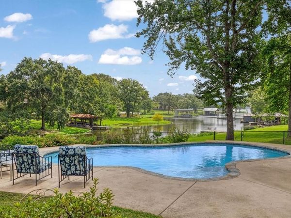 6130 Peninsula Circle, Athens, TX 75752