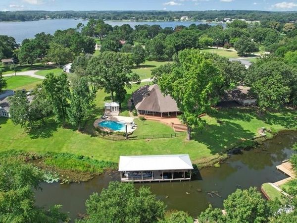 6130 Peninsula Circle, Athens, TX 75752