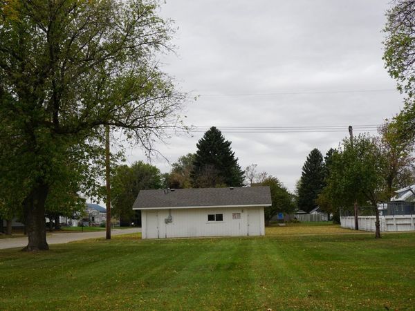 615 4th SE, Barnesville, MN 56514