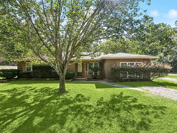 62686 N PONCHARTRAIN Drive, Lacombe, LA 70445