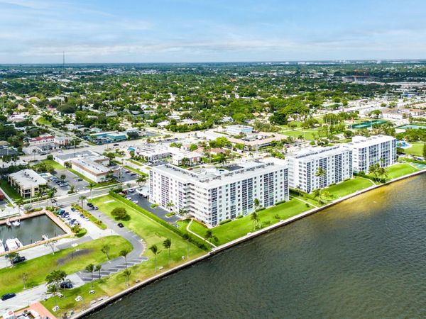 301 Lake Shore Drive, Unit 411, Lake Park, FL 33403