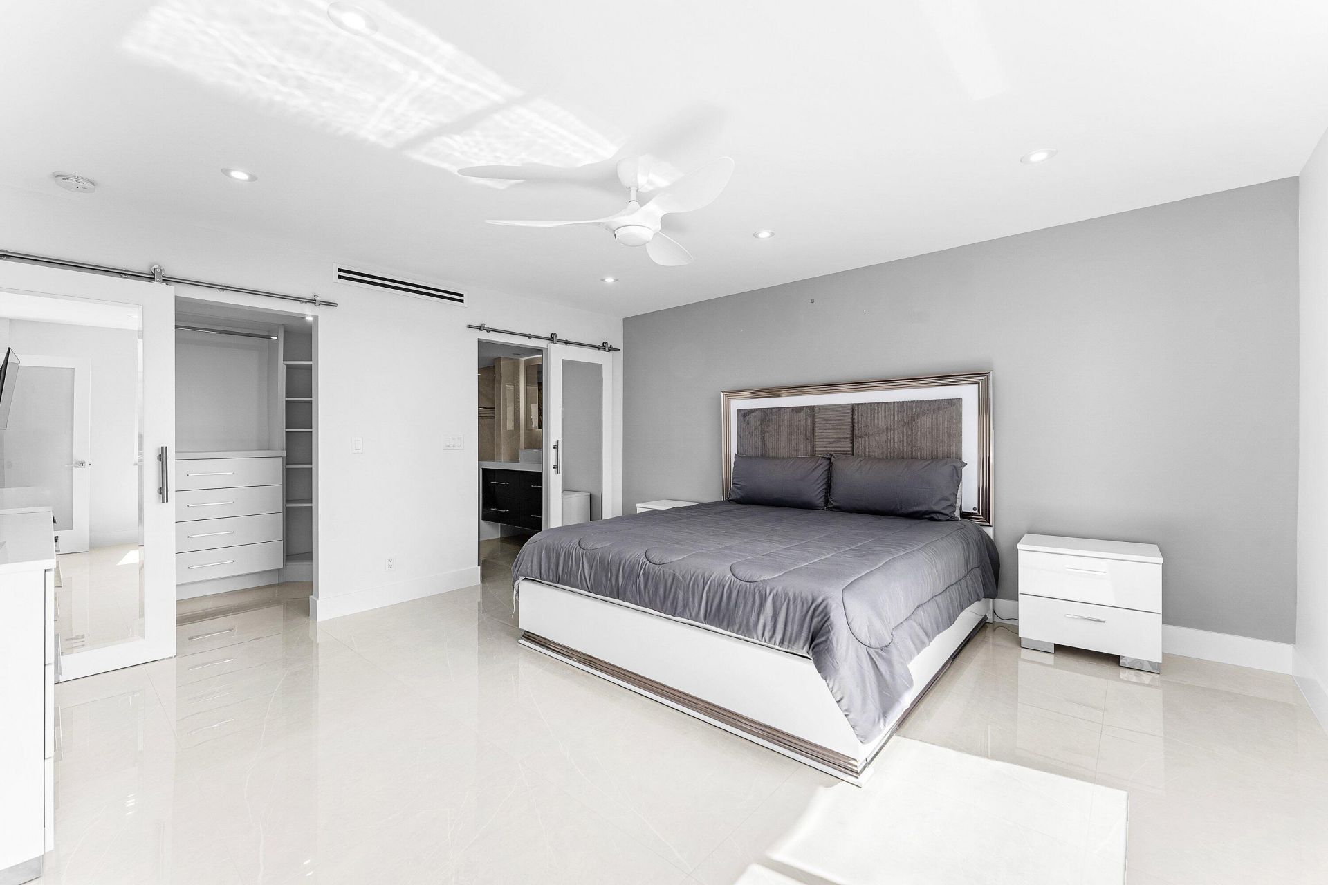 301 Lake Shore Drive, Unit 411, Lake Park, FL 33403 Photo