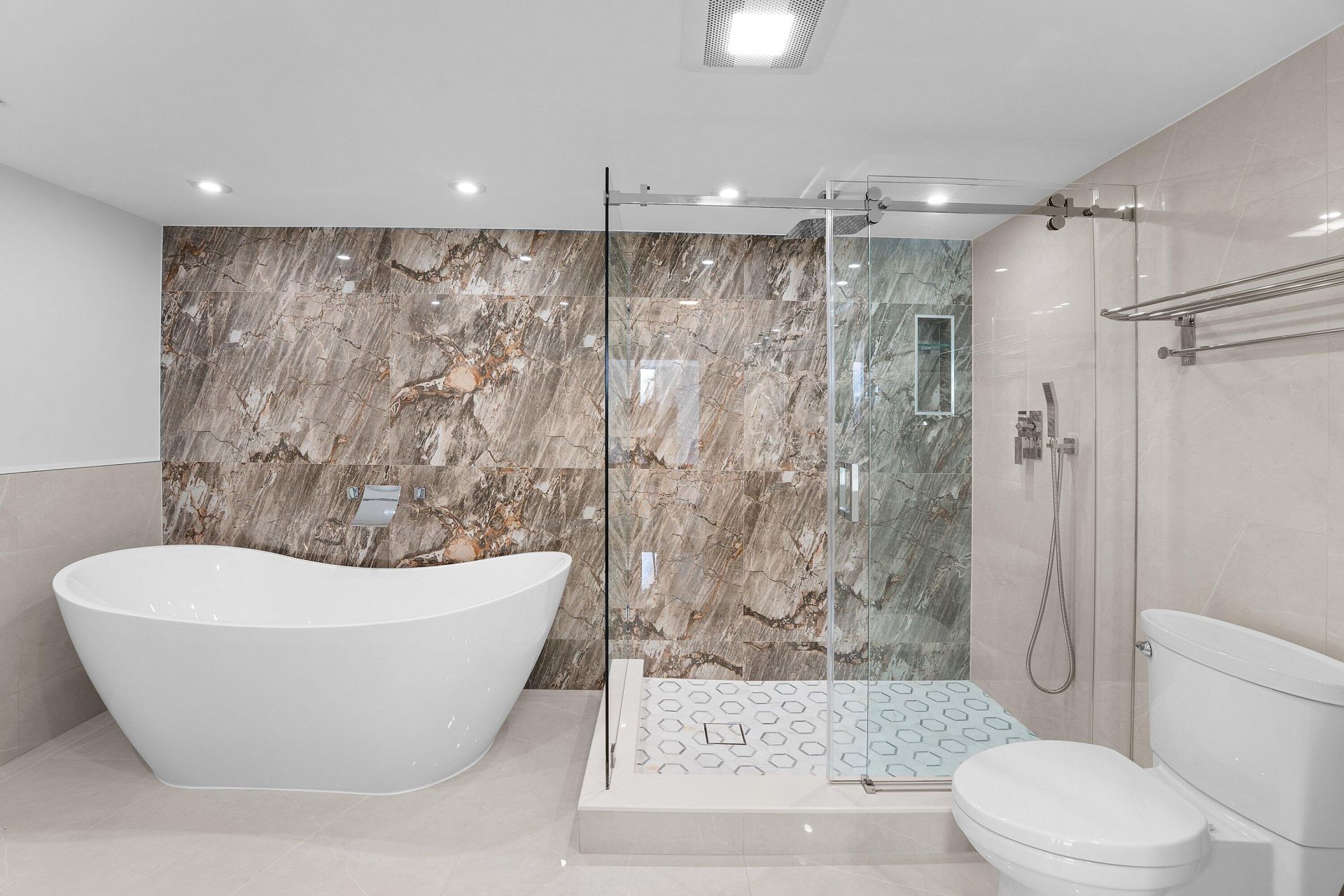 301 Lake Shore Drive, Unit 411, Lake Park, FL 33403 Photo