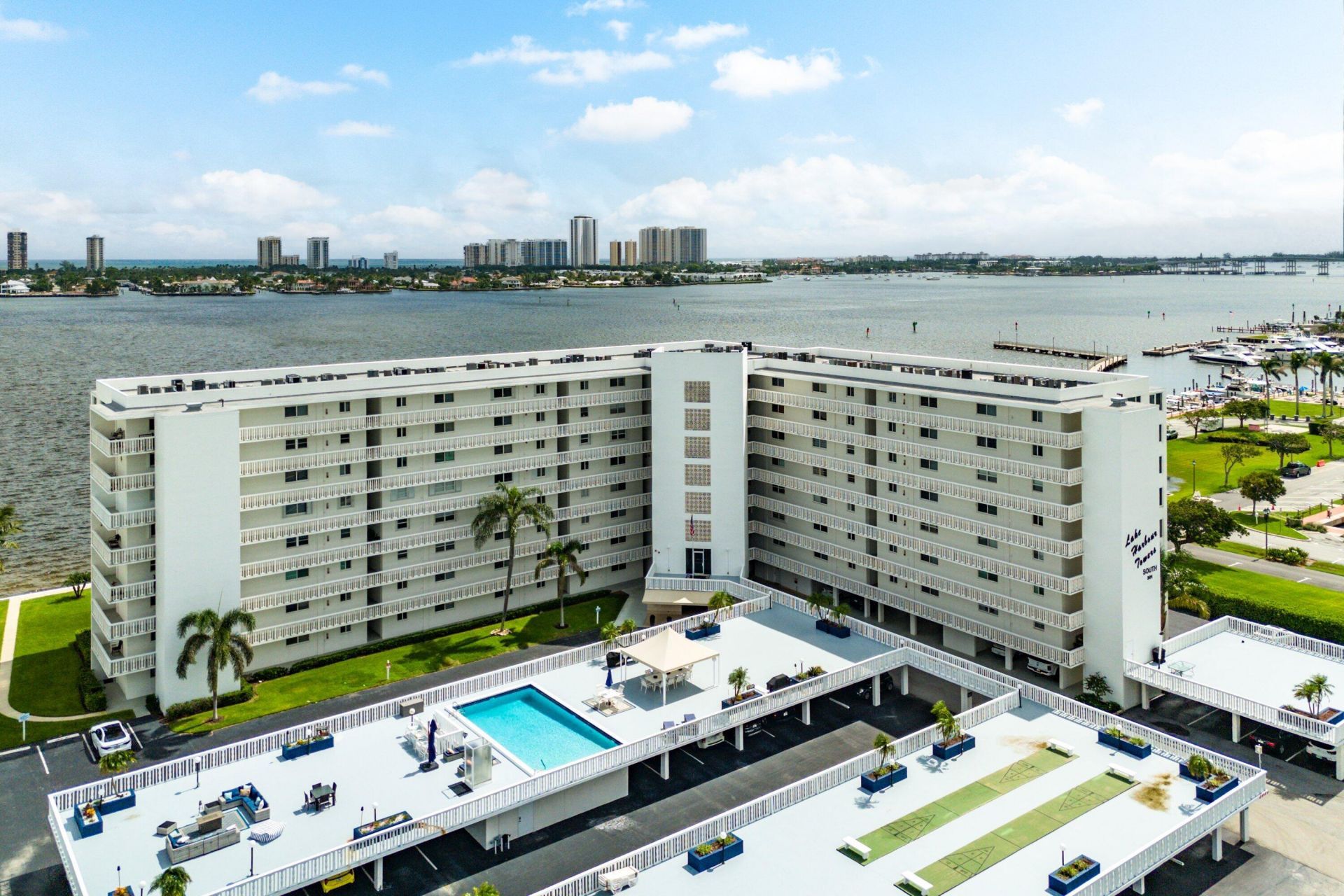 301 Lake Shore Drive, Unit 411, Lake Park, FL 33403 Photo