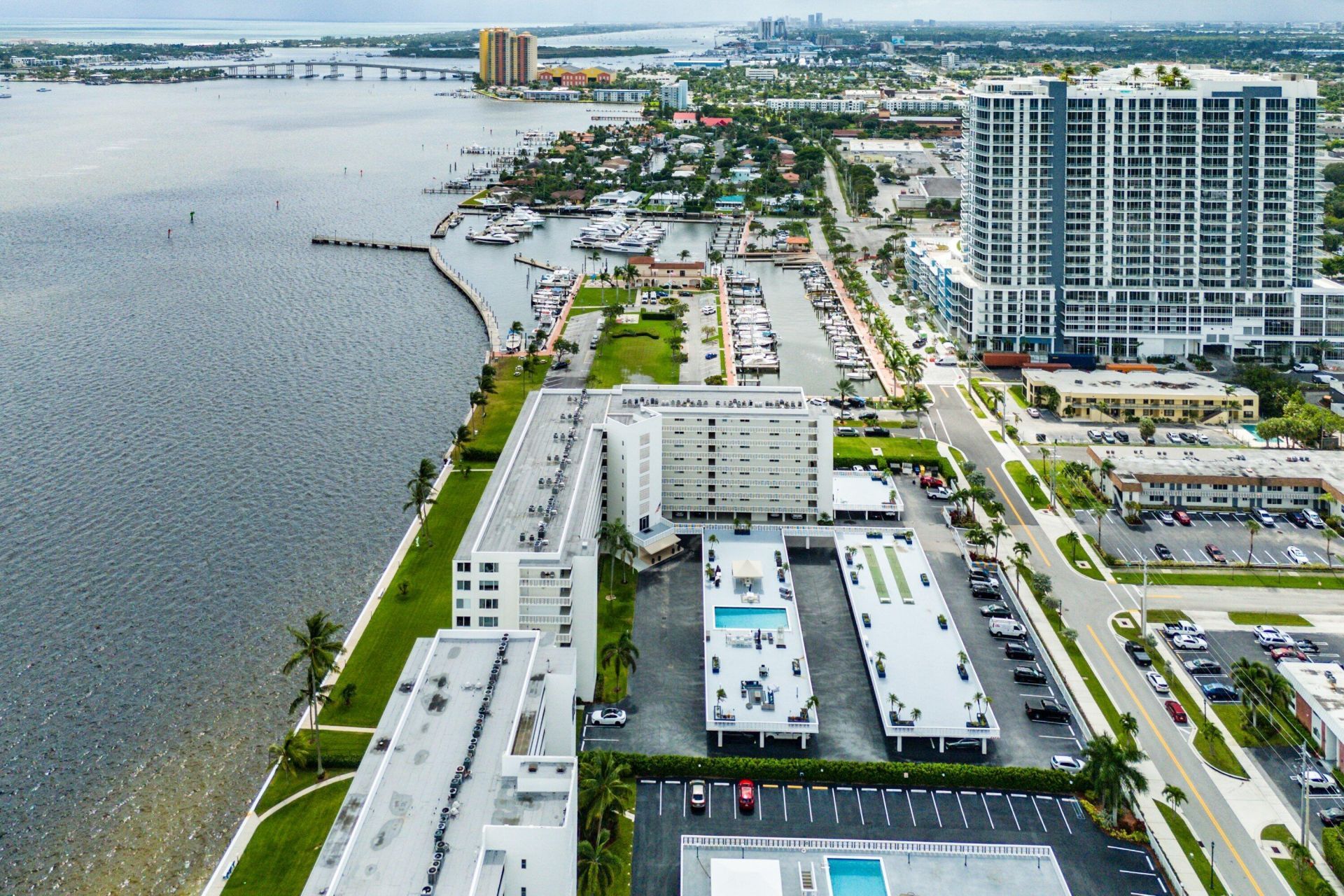 301 Lake Shore Drive, Unit 411, Lake Park, FL 33403 Photo