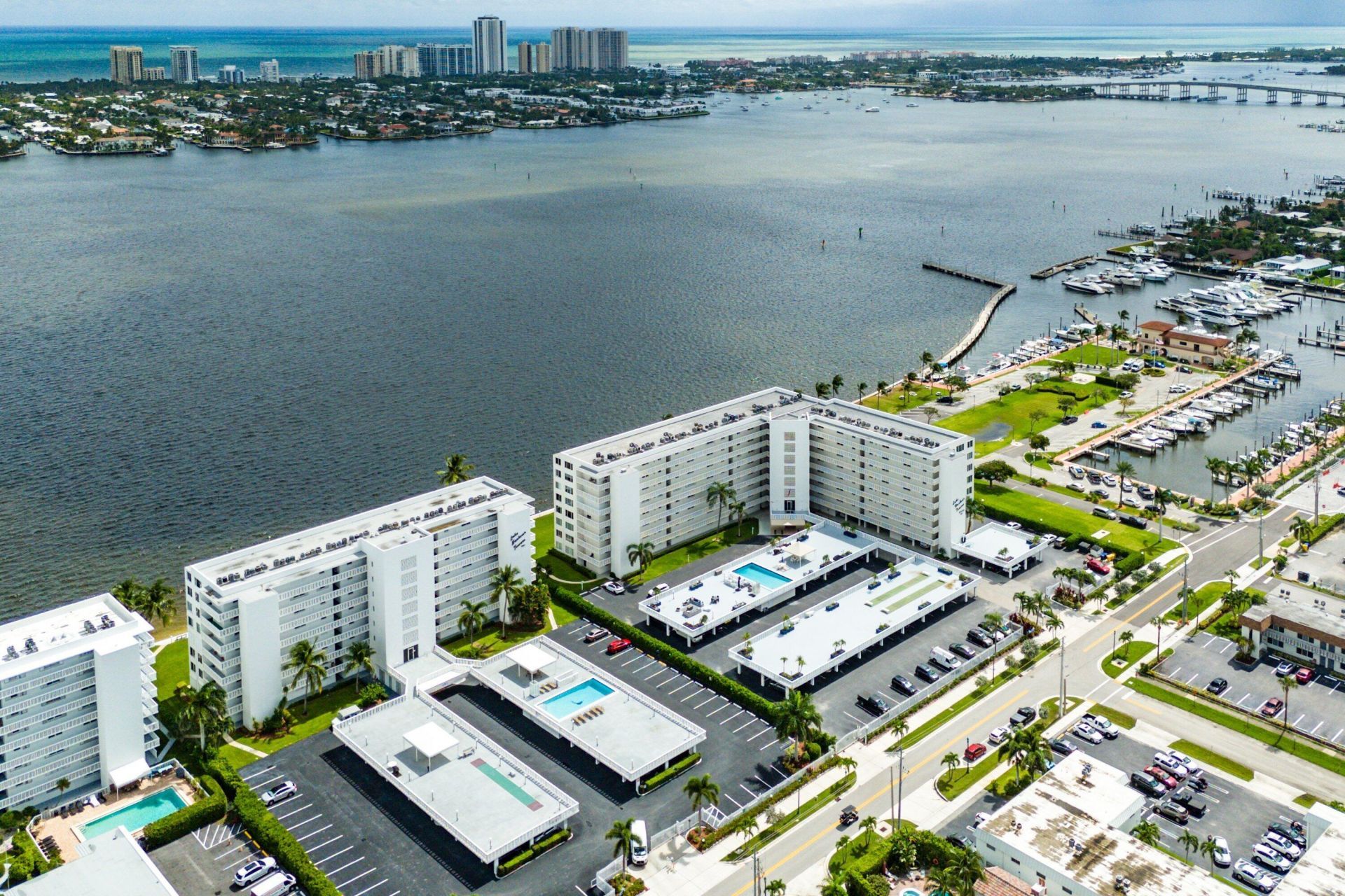 301 Lake Shore Drive, Unit 411, Lake Park, FL 33403 Photo