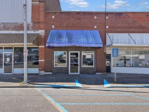 105 N McCreary Street, Fort Branch, IN 47648