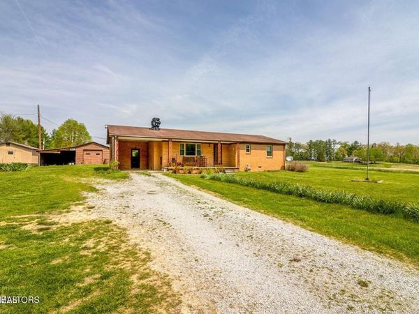 2854 Airport Rd, Oakdale, TN 37829