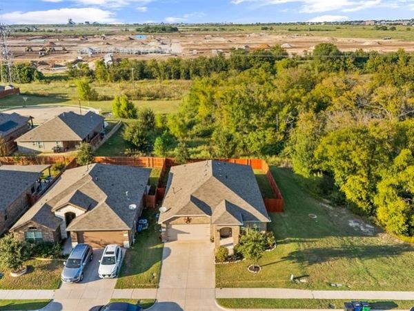 933 Walls Boulevard, Crowley, TX 76036