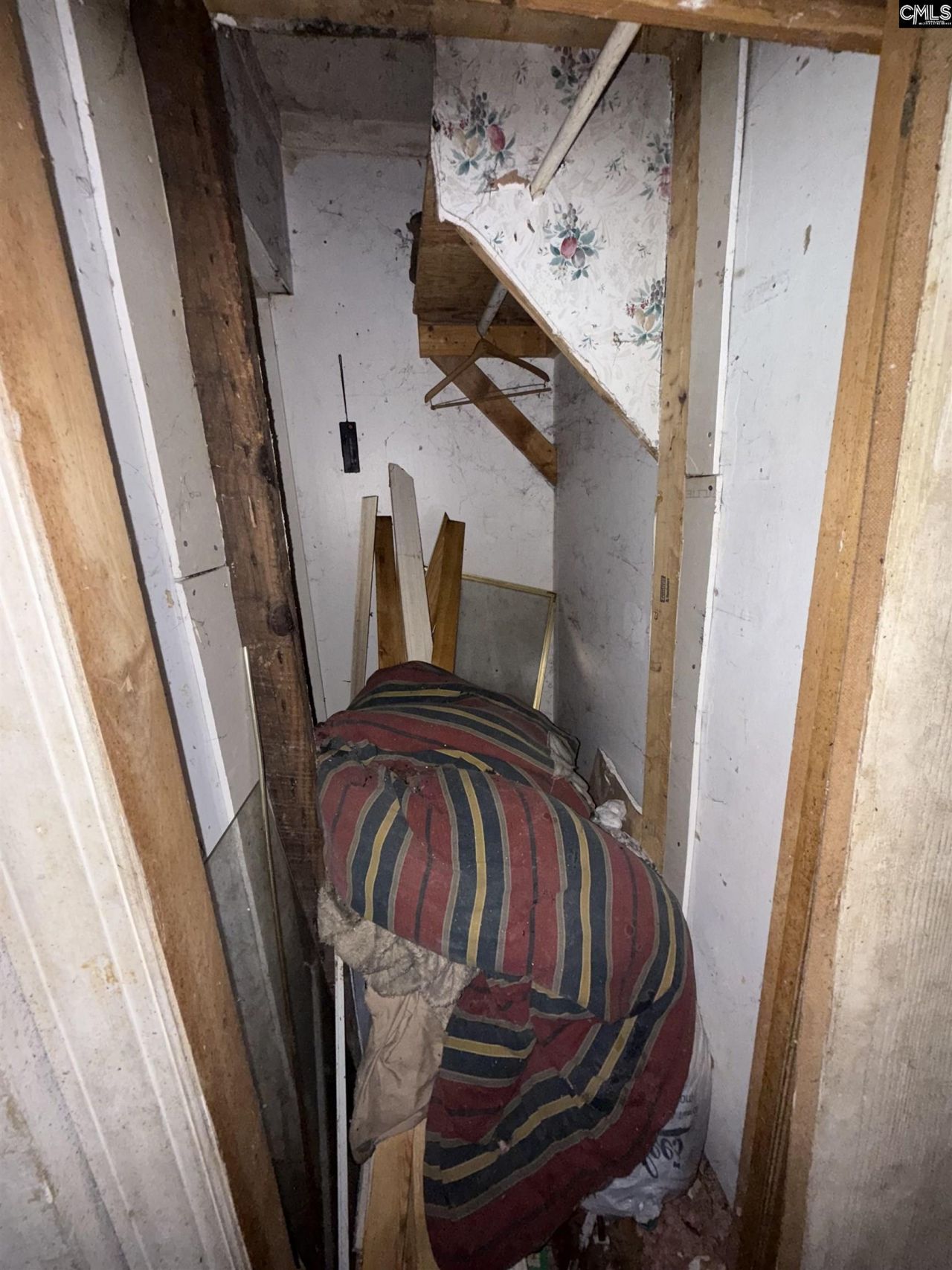 323 Railroad Avenue  Photo 11