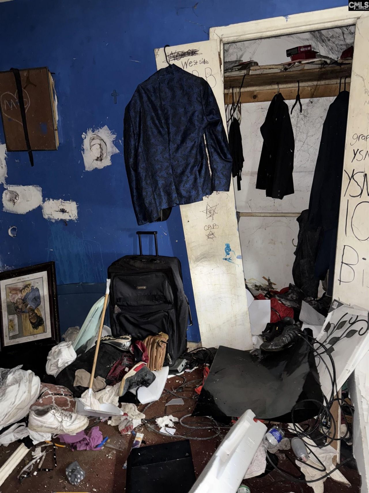 323 Railroad Avenue  Photo 17