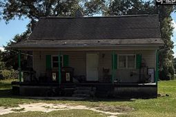 323 Railroad Avenue  photo 4