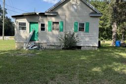 323 Railroad Avenue  photo 4