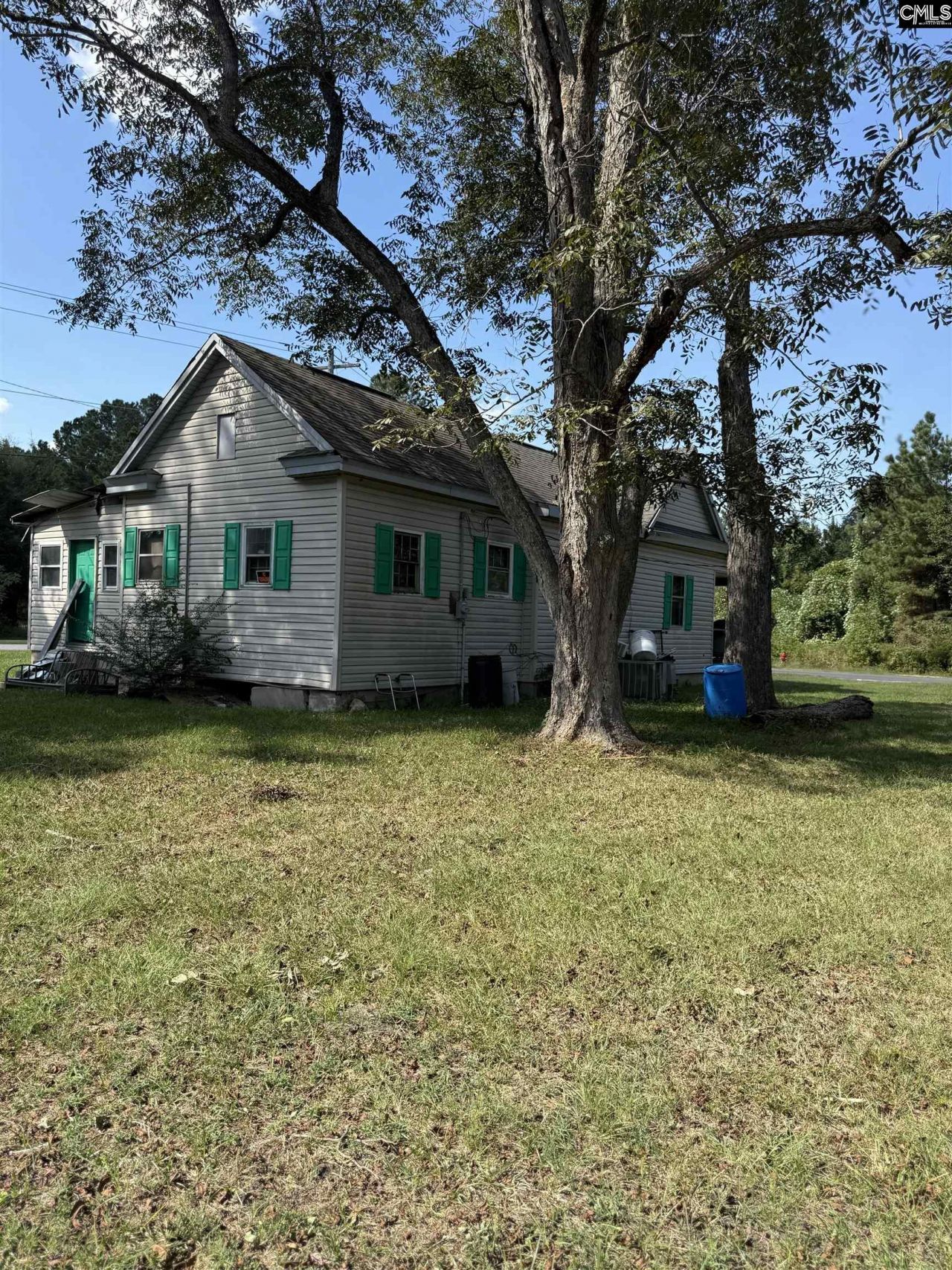 323 Railroad Avenue  Photo 5