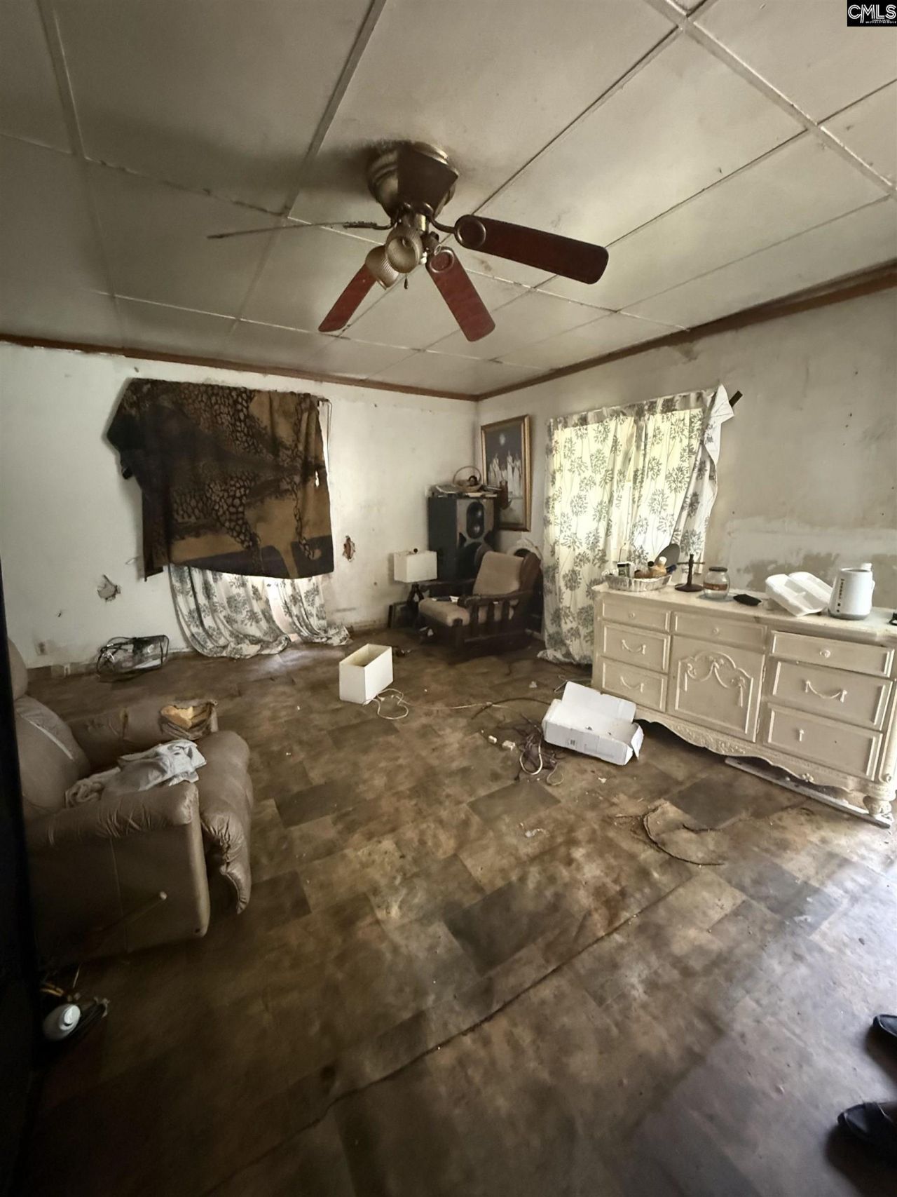 323 Railroad Avenue  Photo 9