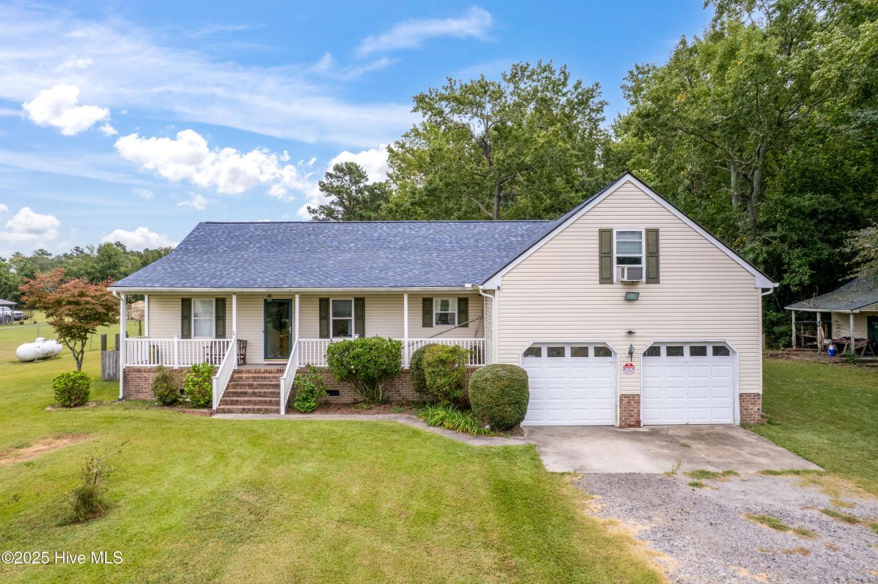 357 Maple Road, Currituck, NC 27929 Main Photo