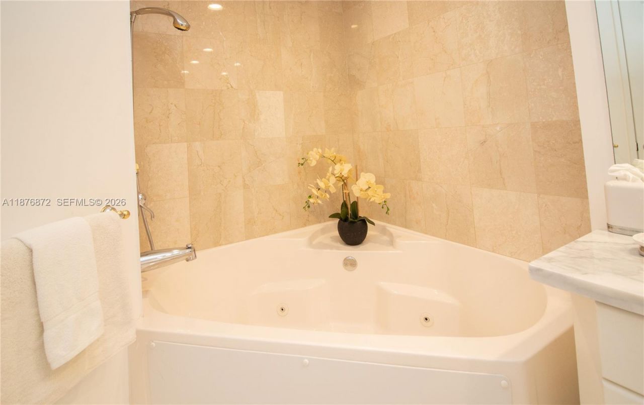 3370 NE 190 St, Unit PH 2909, Aventura, FL 33180 Photo