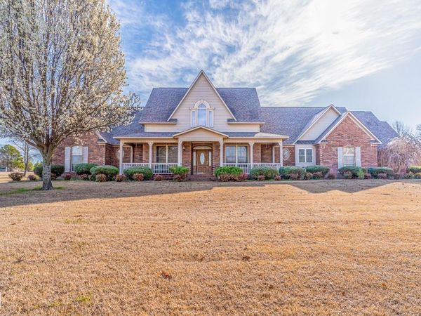 1300 N Locust Street, Newark, AR 72562