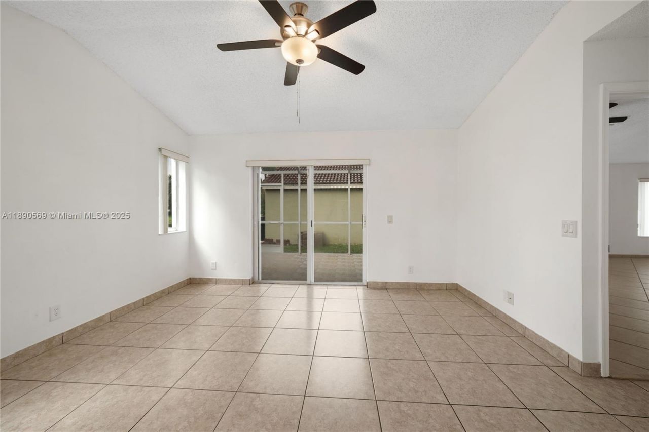 1289 Majesty Ter, Unit 1289, Weston, FL 33327 Photo