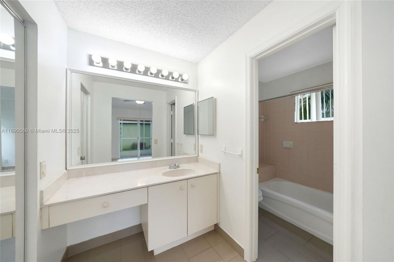 1289 Majesty Ter, Unit 1289, Weston, FL 33327 Photo