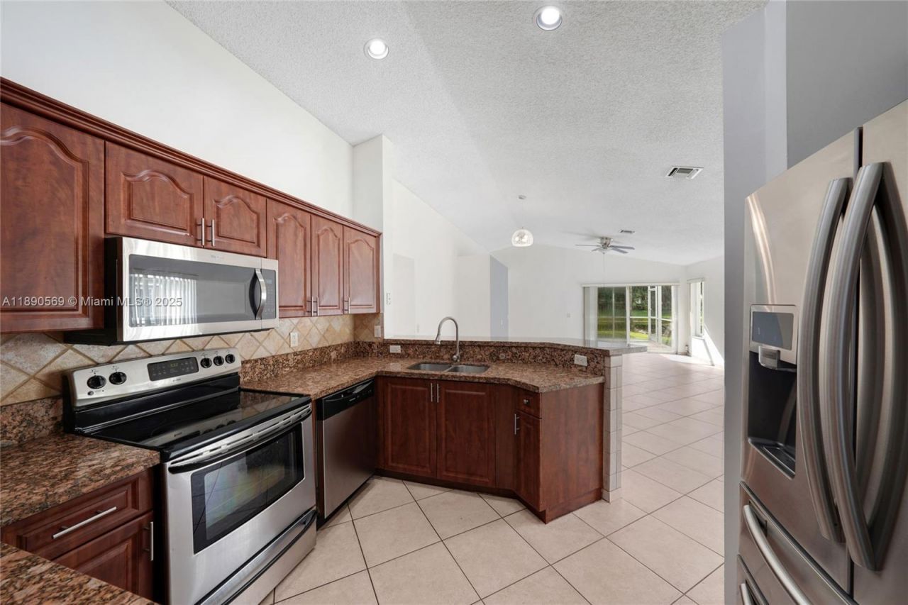1289 Majesty Ter, Unit 1289, Weston, FL 33327 Photo