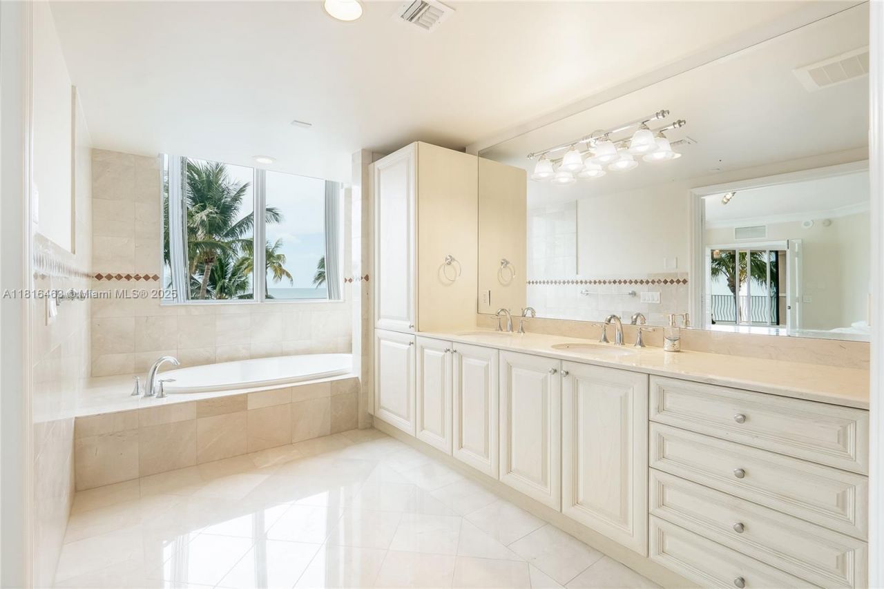 1460 S Ocean Blvd, Unit 304, Lauderdale by the Sea, FL 33062 Photo